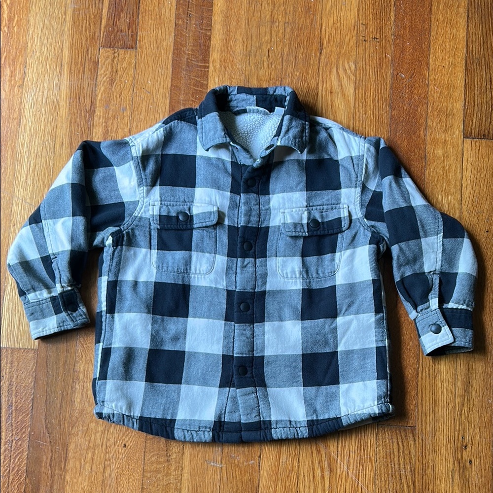 Uniqlo Black and White Striped Shirt